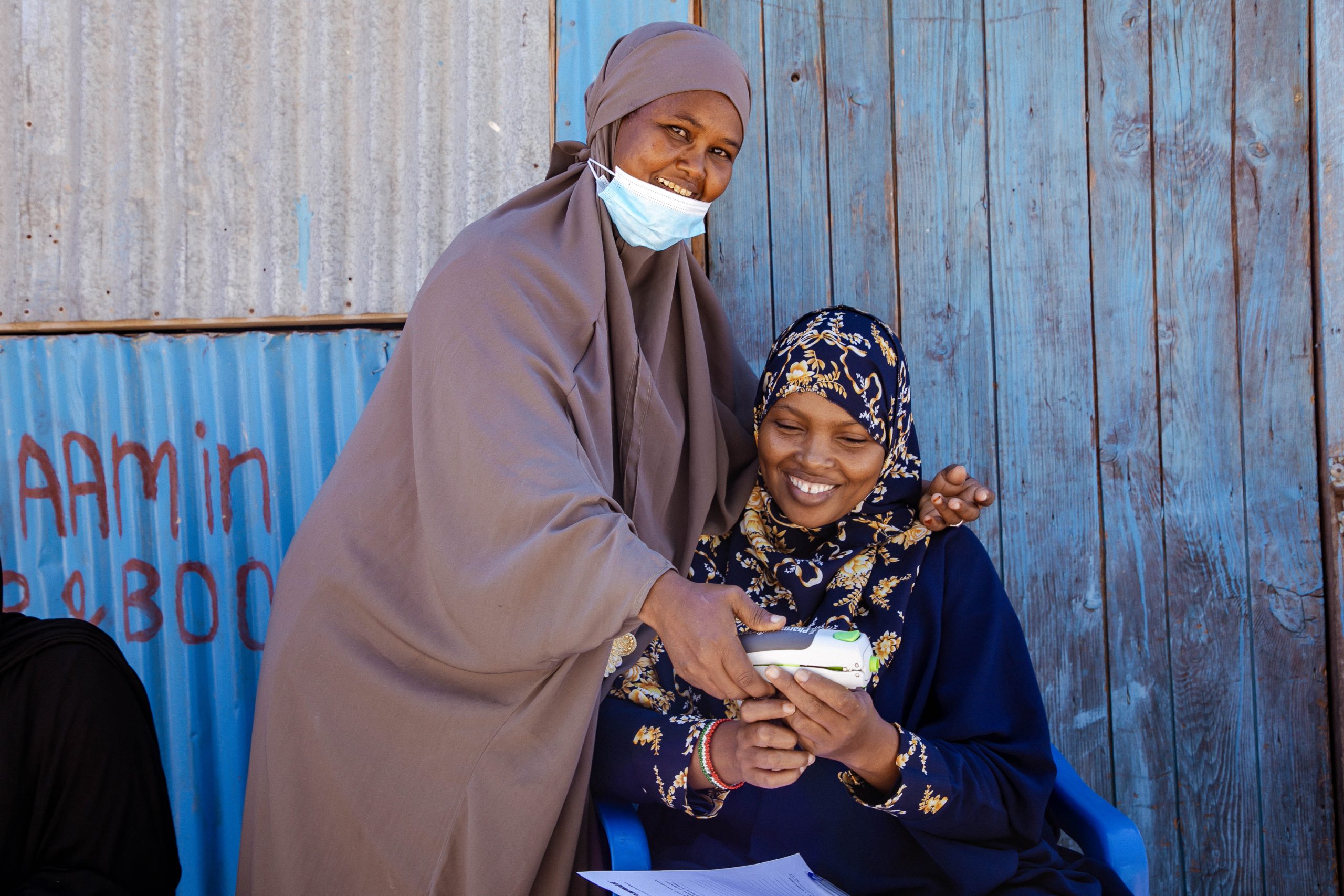 Two women with Tropis Needleless Vaccine System in Somalia